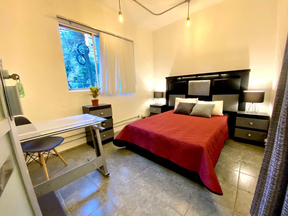 Roomies Hostel Reforma-El Angel Mexico City Exterior photo
